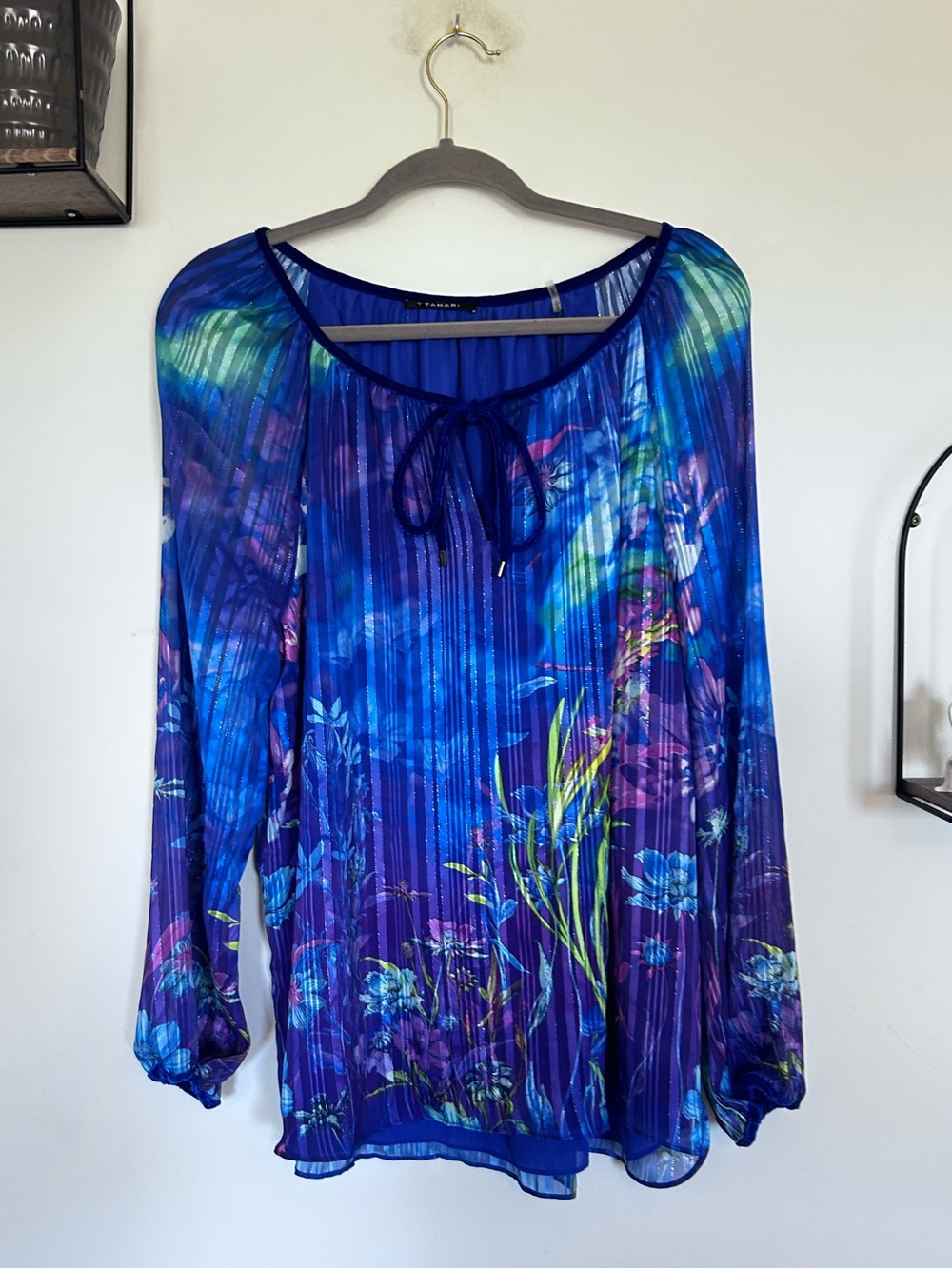 NWT T Tahari Semi Sheer Long Sleeve Scoop Neck Shimmery Blouse Size Large